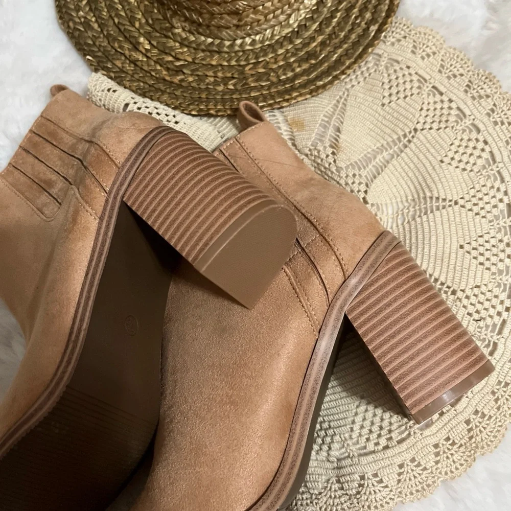 Women’s Chelsea Caramel Tan Ankle Boots‎